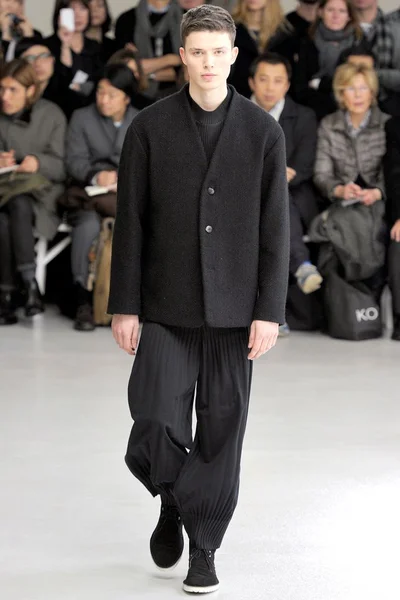 Look 18